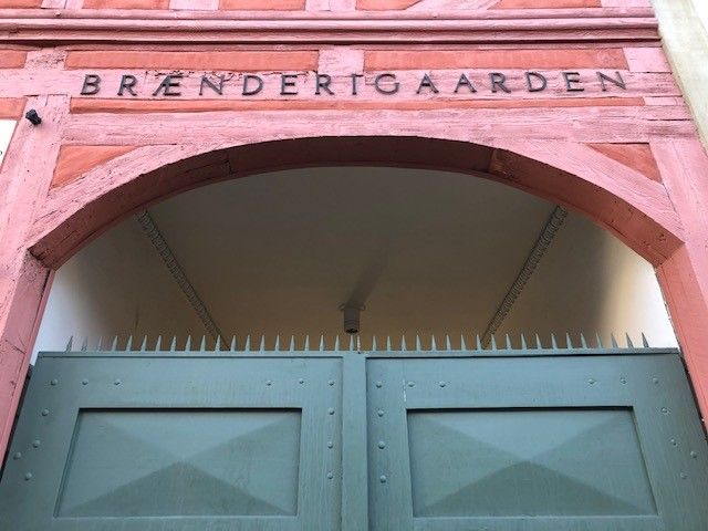 Porten fra Wildersgade 46 ind til Brænderigården