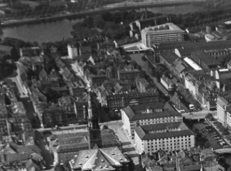Christianshavn set fra luften - omkring 1930. Karréen med Brænderigården ses i billedets øverste højre fjerdedel