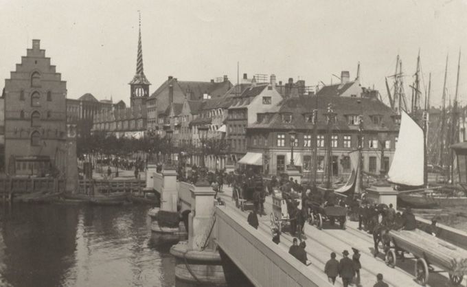 Hestevogne på Knippelsbro i 1885